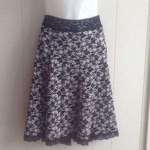 3/$15 - Classic CAbi Lace skirt